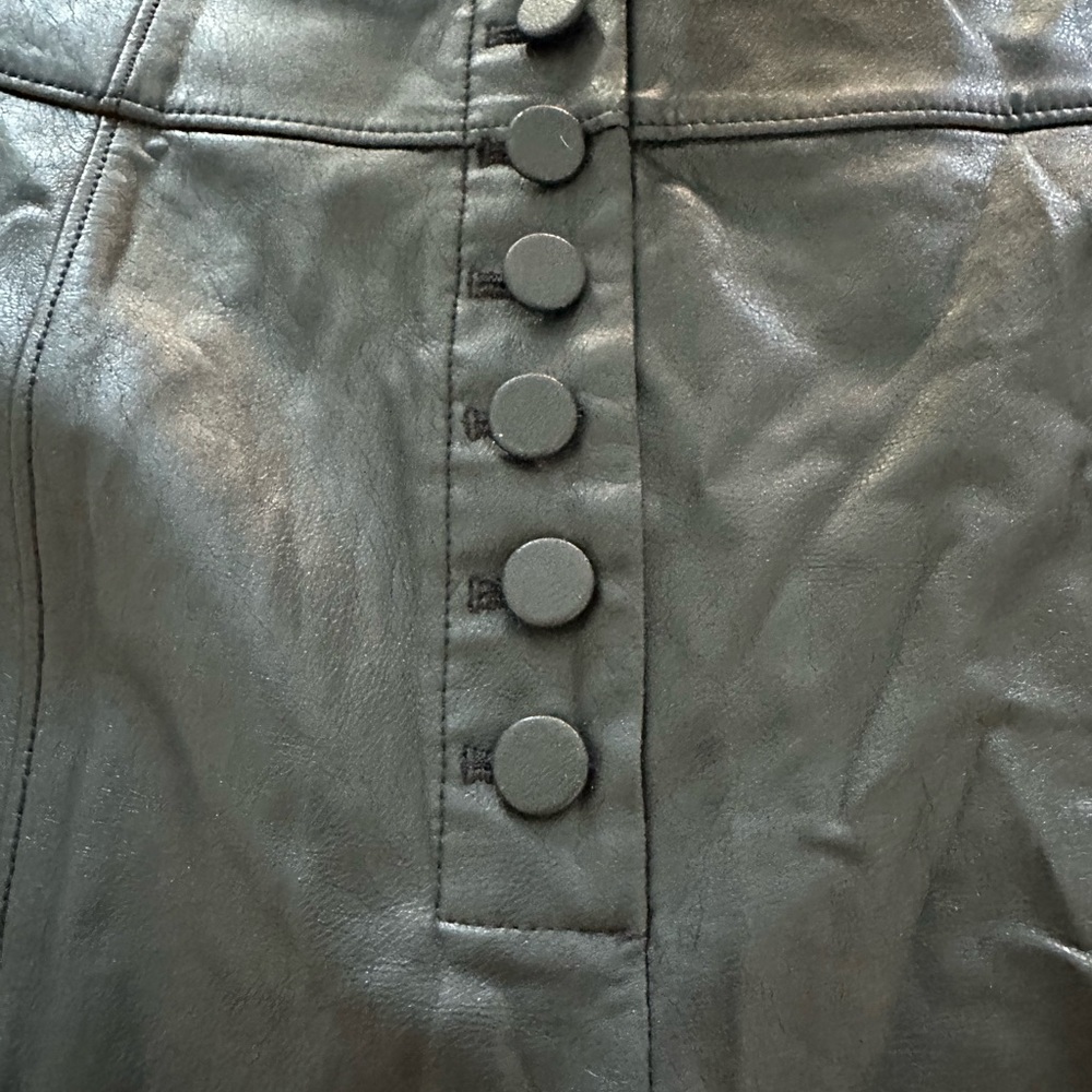 BCBGMAXAZRIA
Button-Front Faux Leather Leggings - Picture 5 of 8